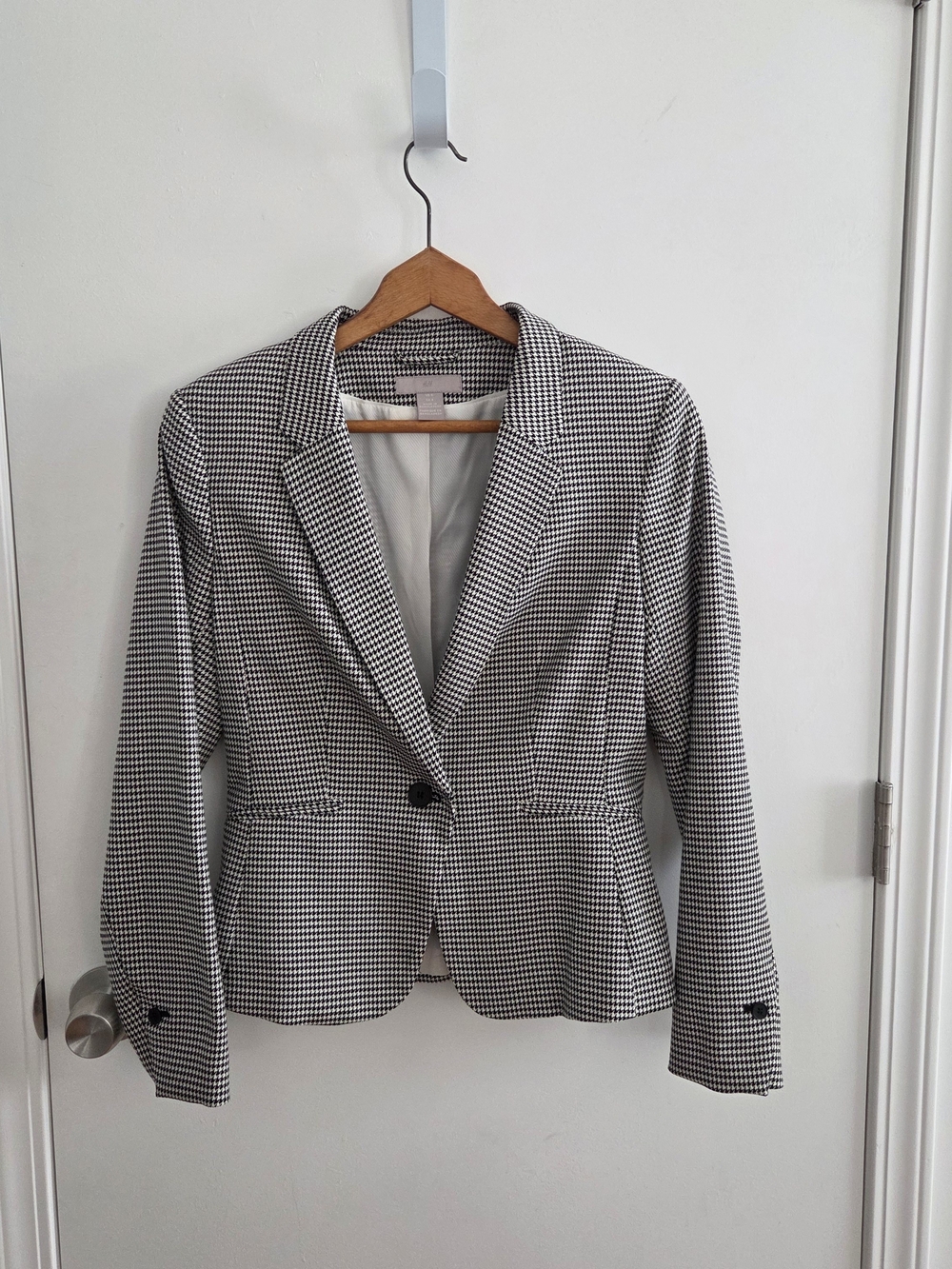 H&M Black & White Houndstooth Single-Button Blazer